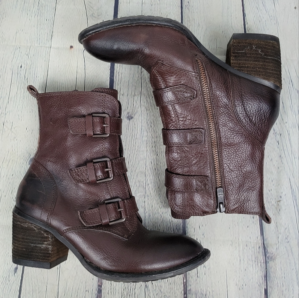 VINCE CAMUTO | Dassia leather burnished toe & heel buckle heeled boots